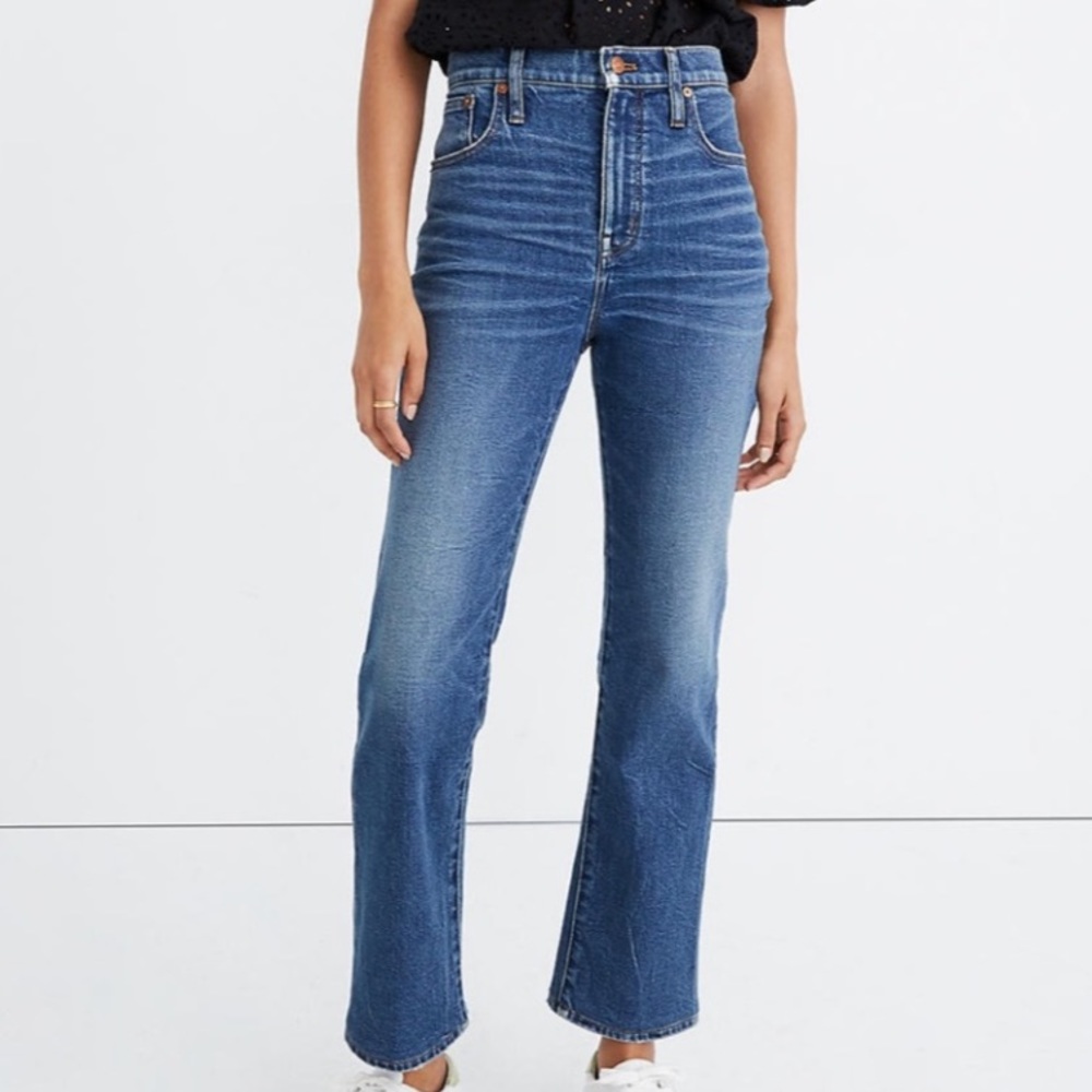 Jean, 32